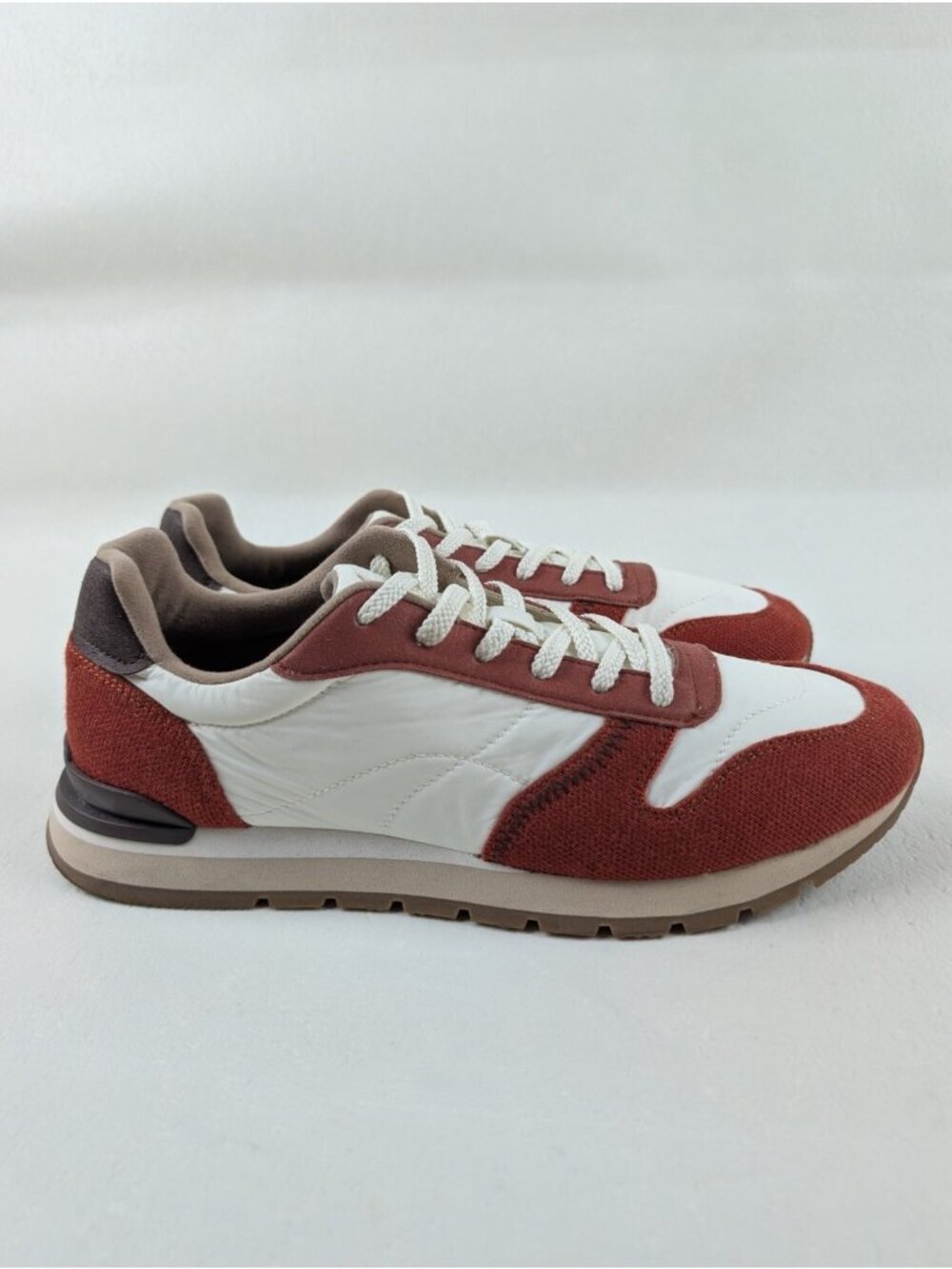 Vivaia Allegro Satin Luxe Sneaker Women 10.5 Men 9 White Red Casual Unisex Shoe